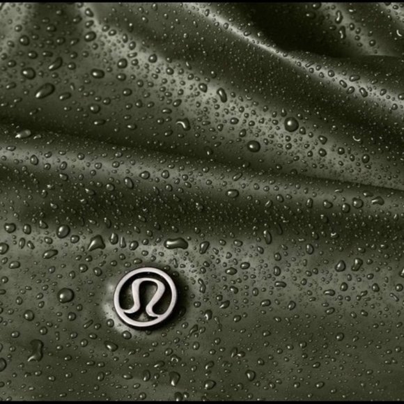 Lululemon Into the Drizzle Jacket - Picture 6 of 7